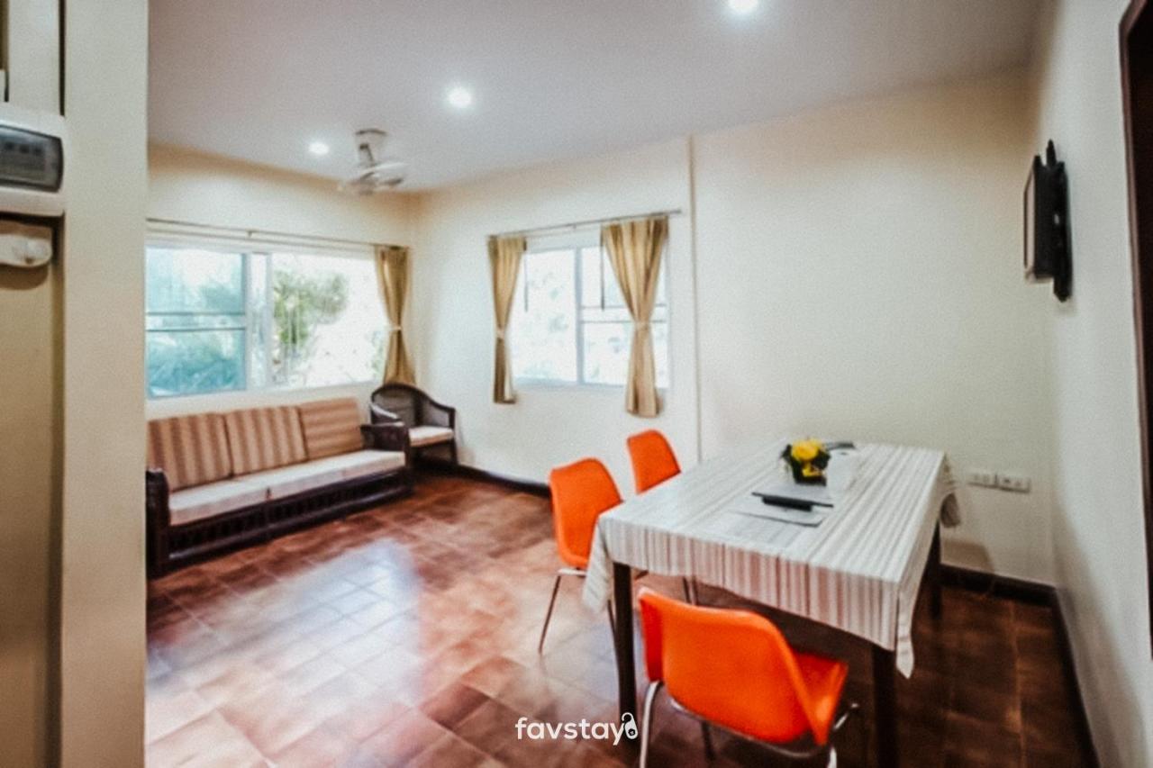 Twin Palms And Pattaya