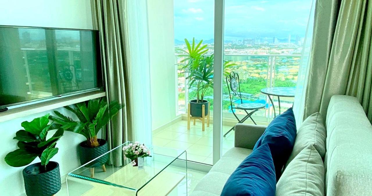 Rare Panoramic Sea, & Mountain Views - Xxl Balcony - Free Fast Wifi - Pool - Garden Tower 2317 Pattaya