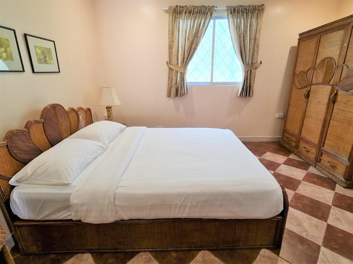 Butterfly Garden Boutique Residence: Luxury With Baths Pattaya