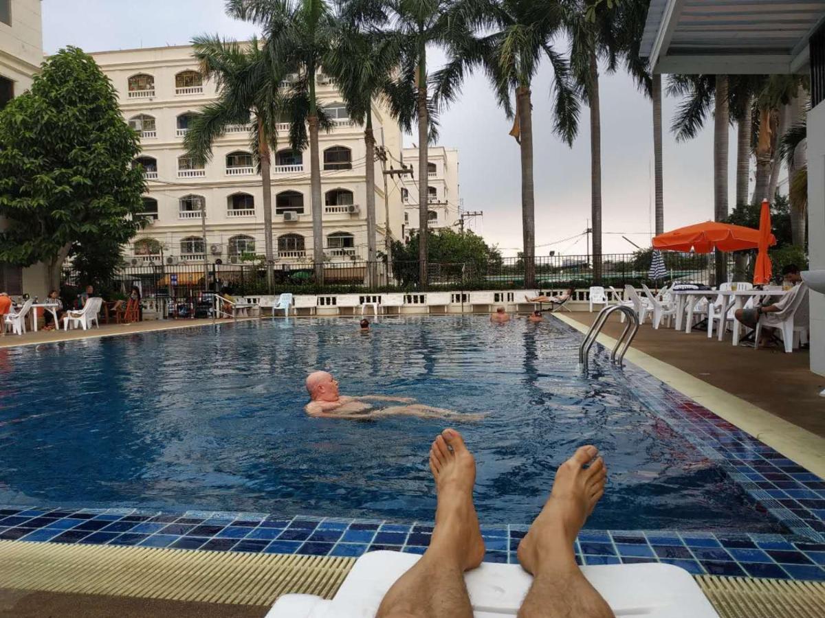 Geek Homesty With Minibar & Kingbed & Swimmingpool * Pattaya