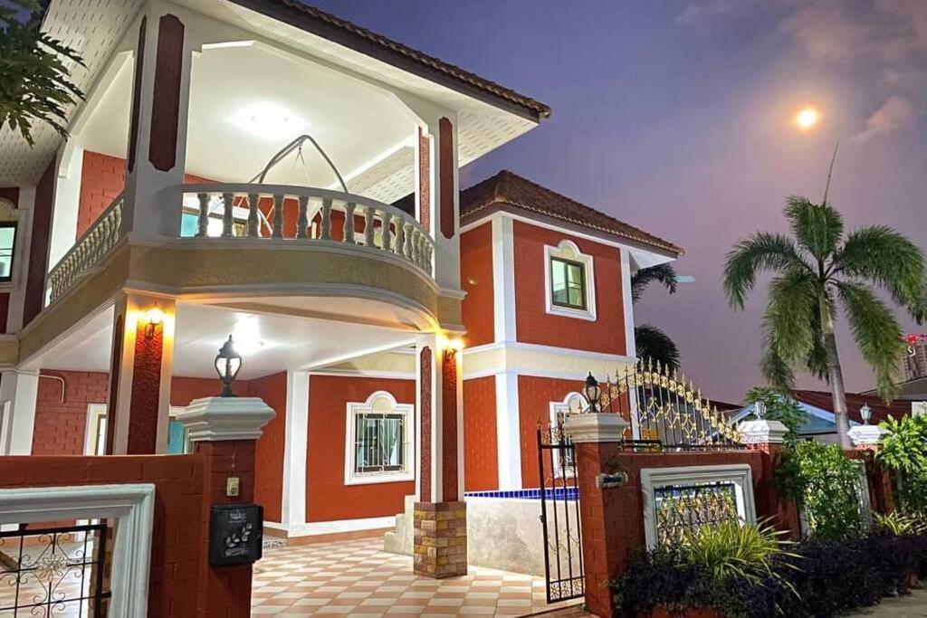Quiet Village,beach 3km,pool House,bbq Snoker Villa Pattaya