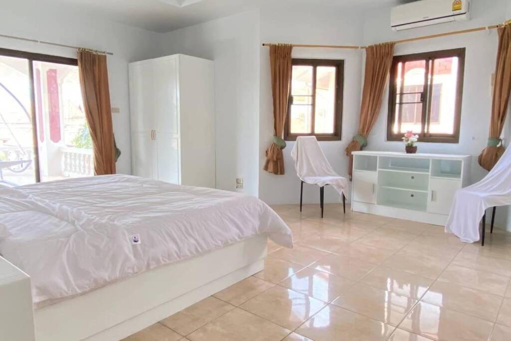 Vila Quiet Village,beach 3km,pool House,bbq Snoker