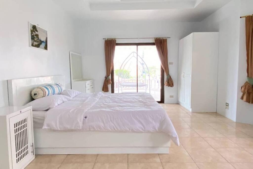 Quiet Village,beach 3km,pool House,bbq Snoker Pattaya
