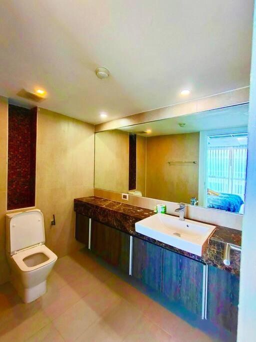 Centara Avenue Apartment