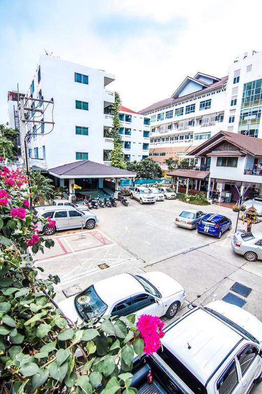 Sutus Court 3 Hotel