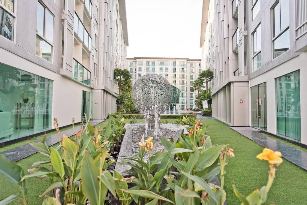 Getaway In Center Apartment Pattaya