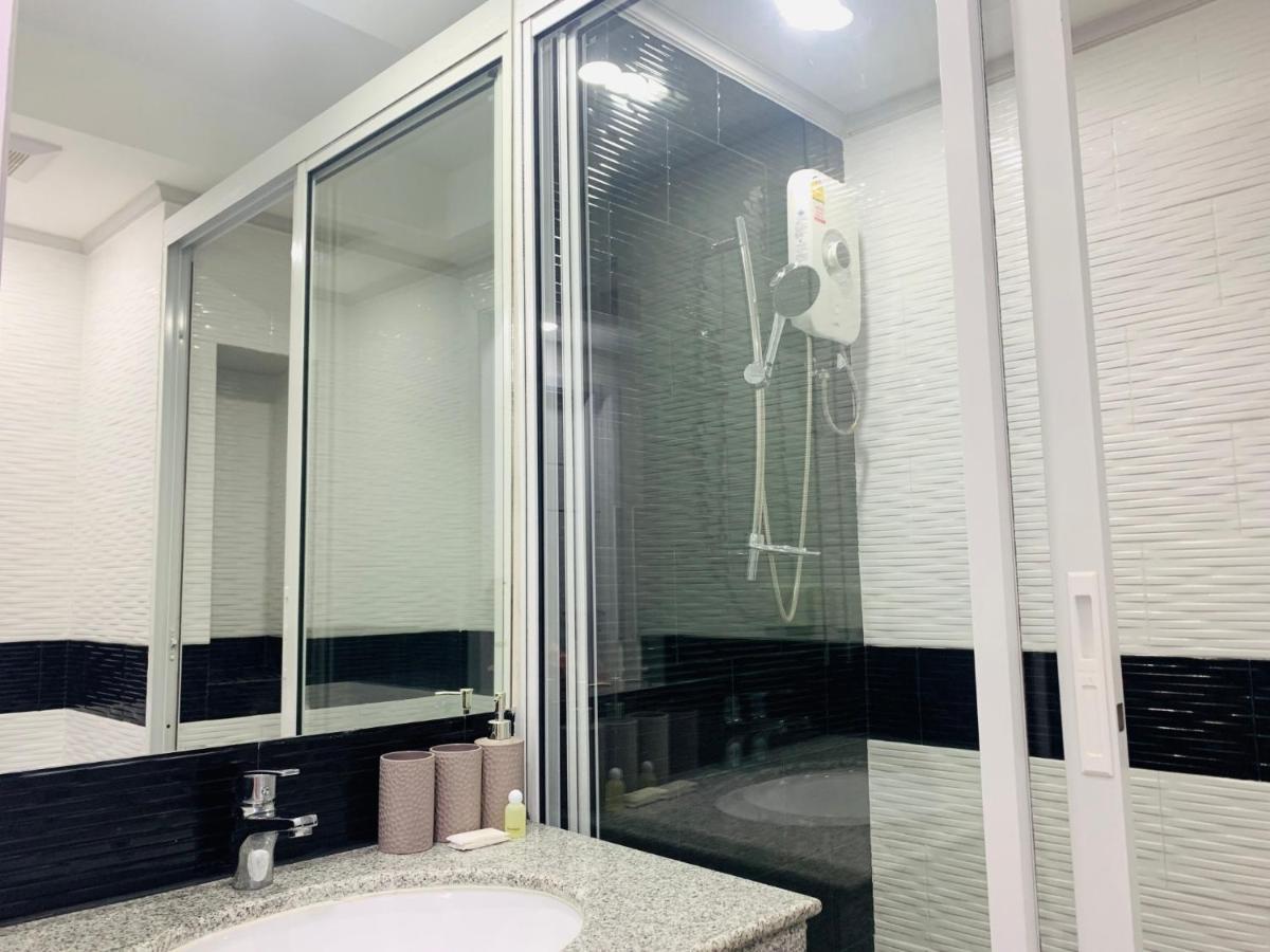 5 Min Walk To Beach Tropical Garden Apartment *