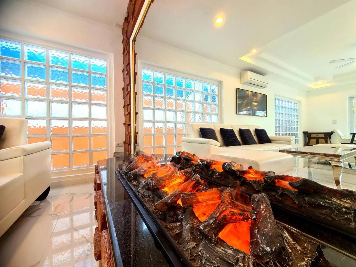 Villa Izzyland Luxury Pool Walking Street 5 Bedrooms
