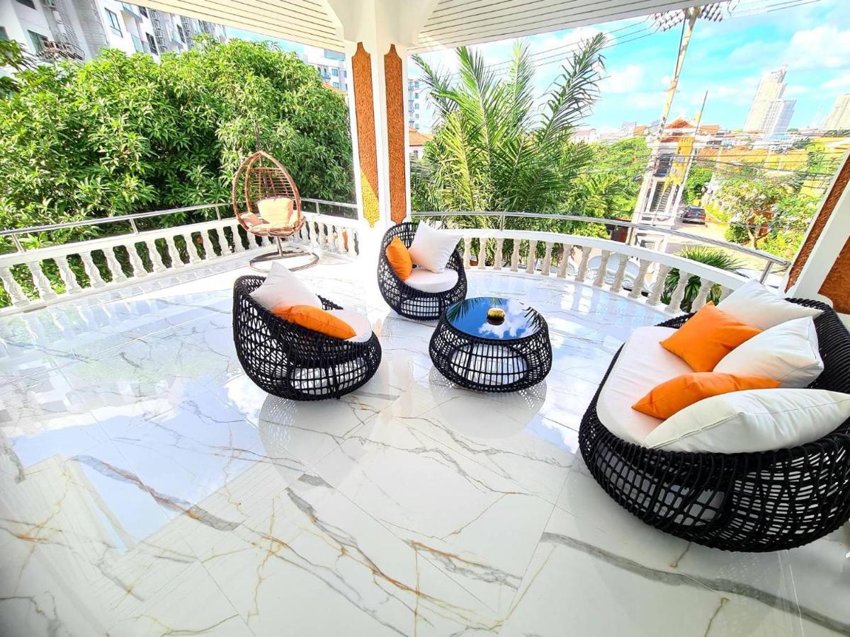Izzyland Luxury Pool Walking Street 5 Bedrooms Villa *