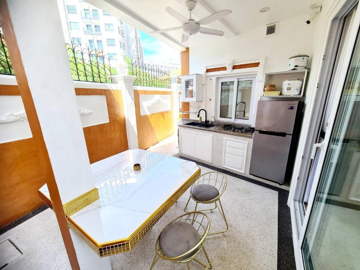 Izzyland Luxury Pool Walking Street 5 Bedrooms Pattaya