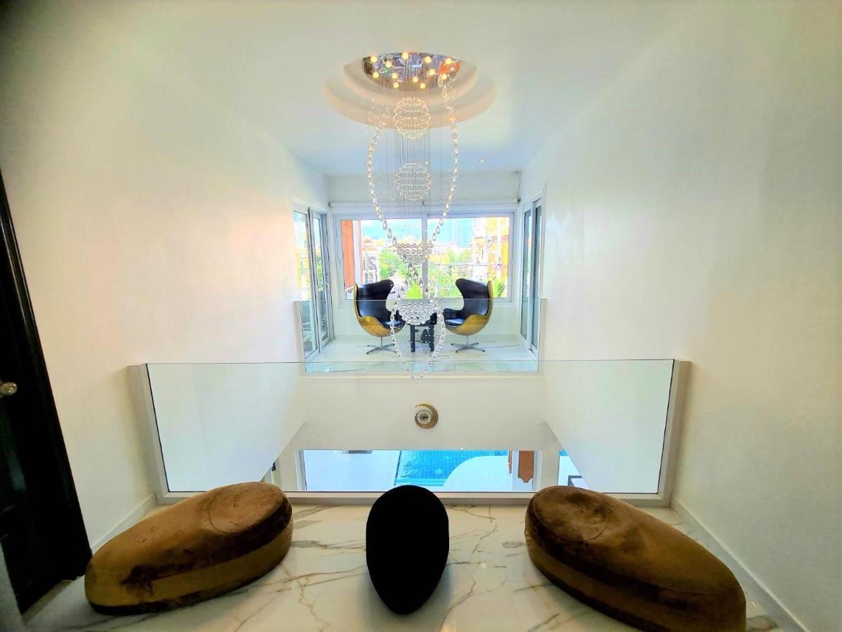 Izzyland Luxury Pool Walking Street 5 Bedrooms Villa