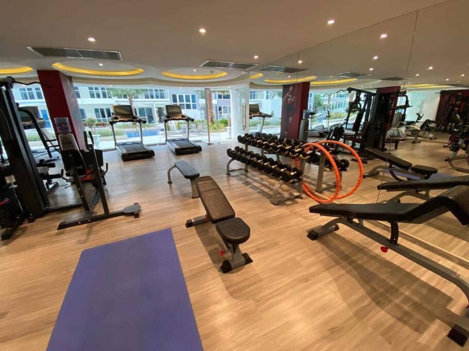 Large Luxury, Pool View, Grand Avenue, - 202 * Pattaya