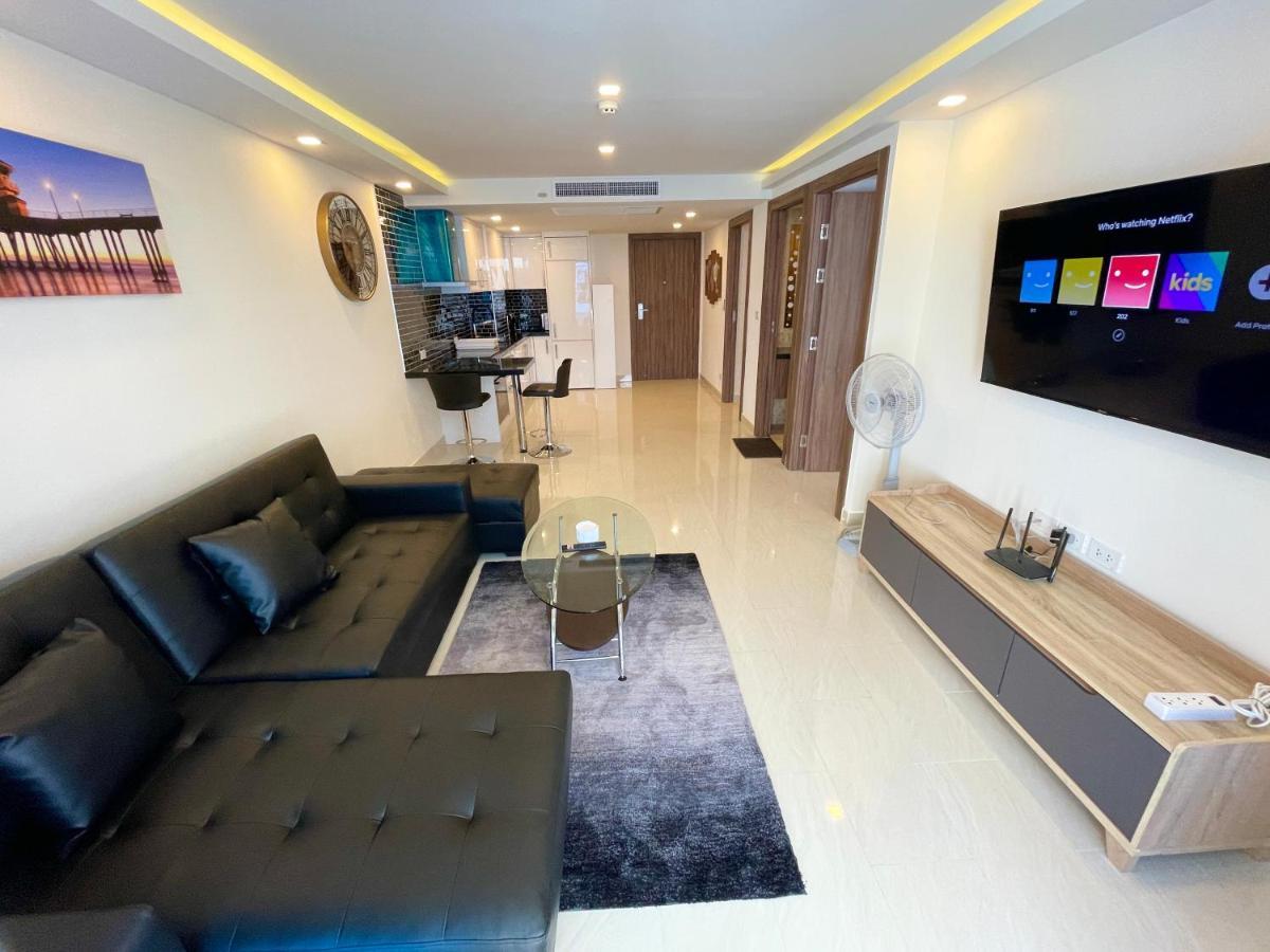 Apartment Large Luxury, Pool View, Grand Avenue, - 202 Pattaya