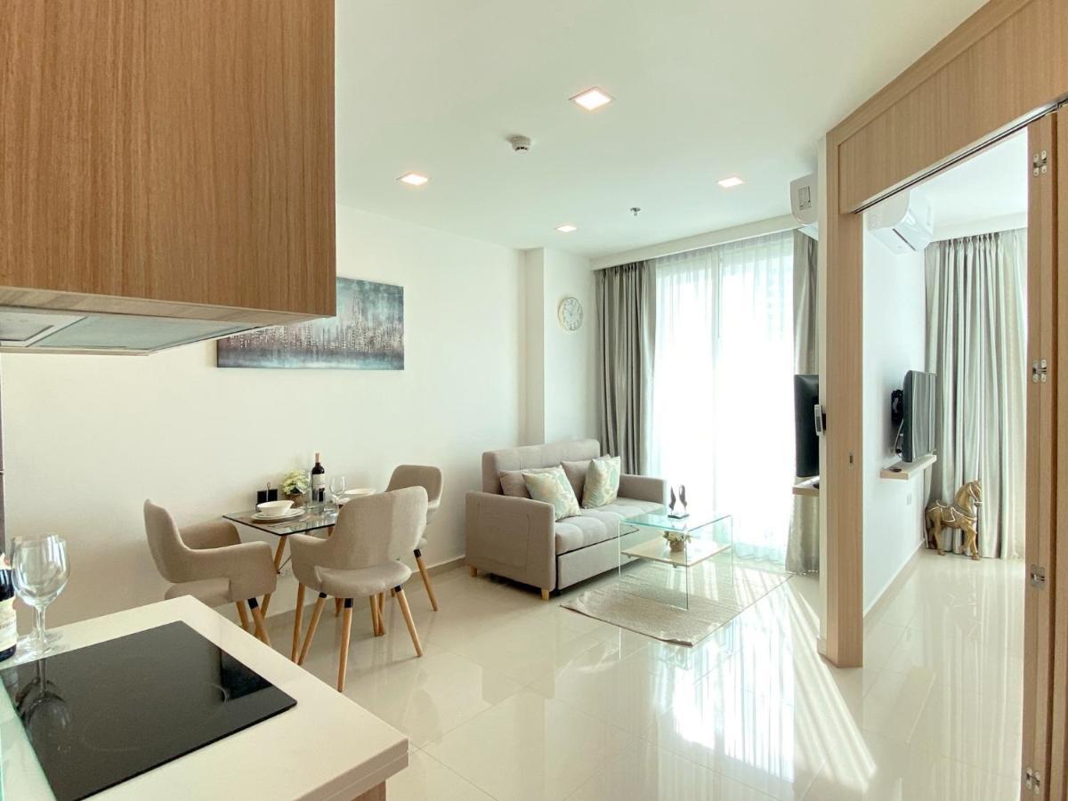 City Garden Tower Luxurious Condominium In The Center Of