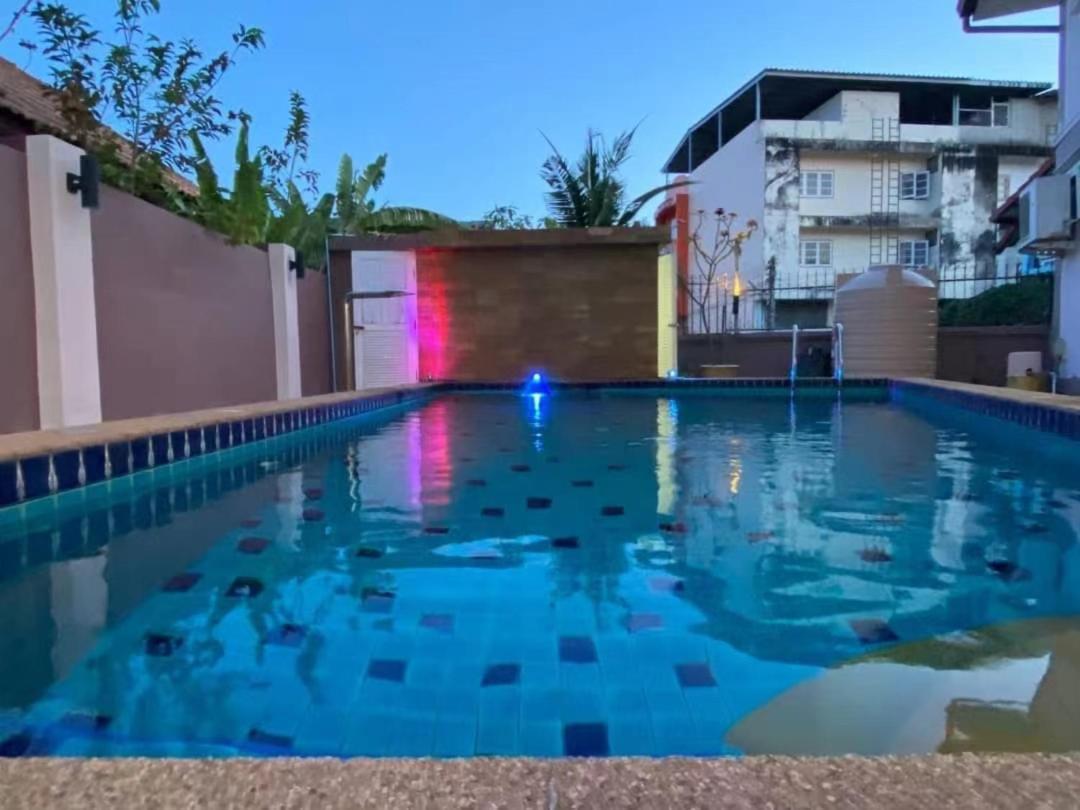 Villa 芭提雅,morden 5br,bbq,karaoke