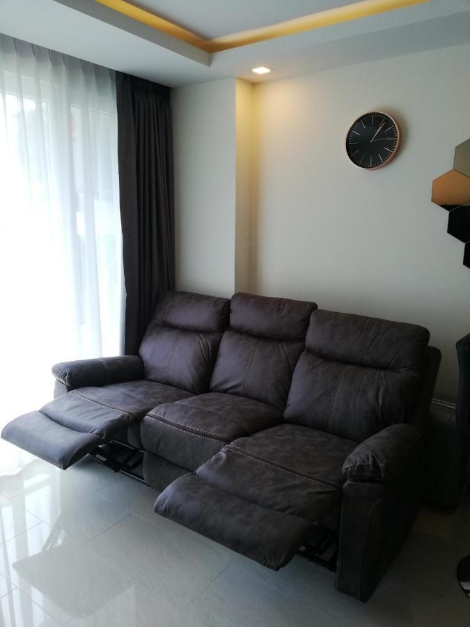 Grand Avenue 1 Bedroom