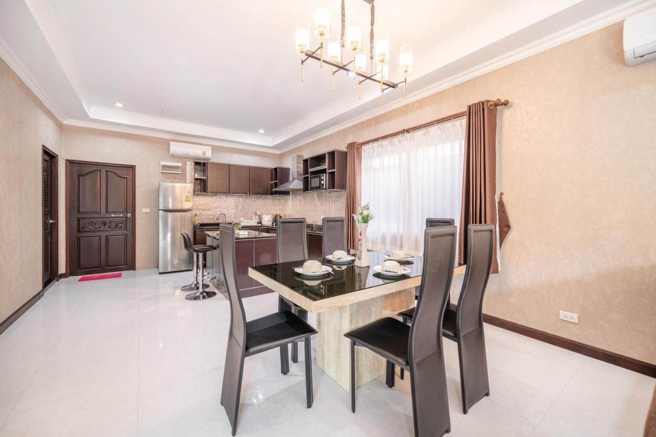 Luxury 3 Bhk 200m From The *