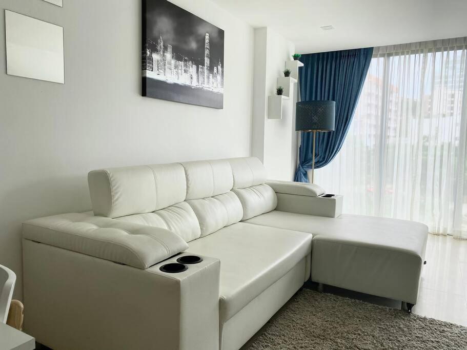 Aurora 300 Meters From The Sea Pattaya