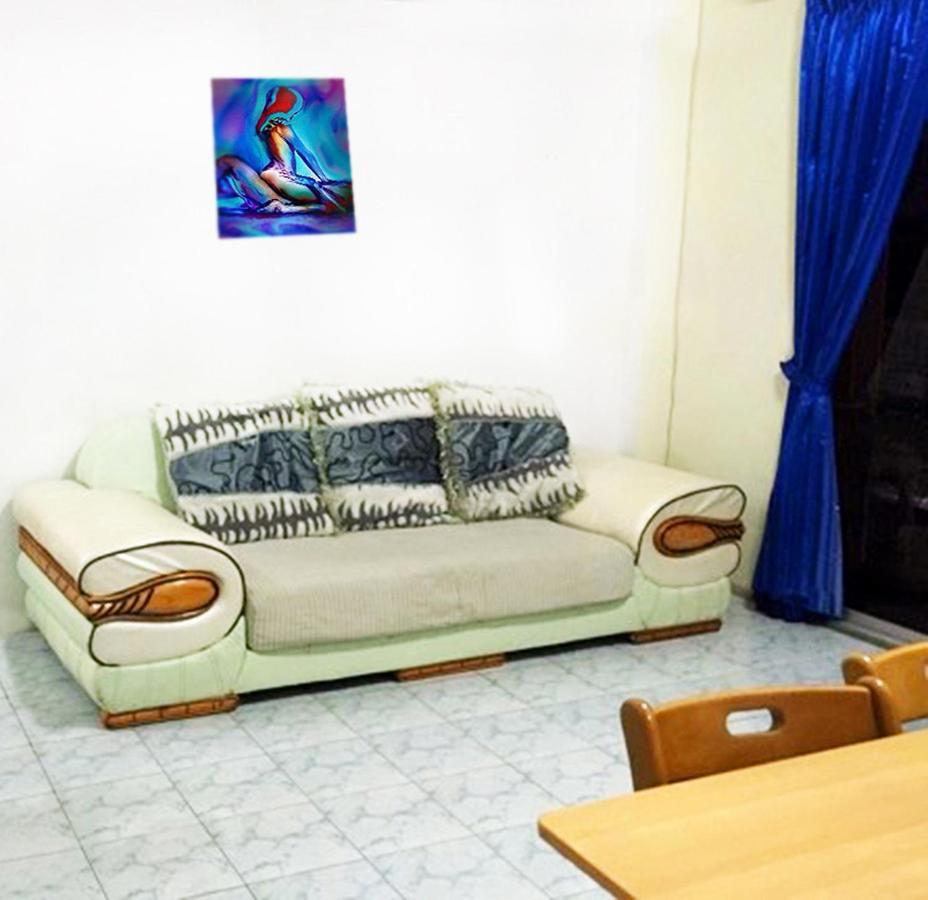 Canterbury Tales Apartment *