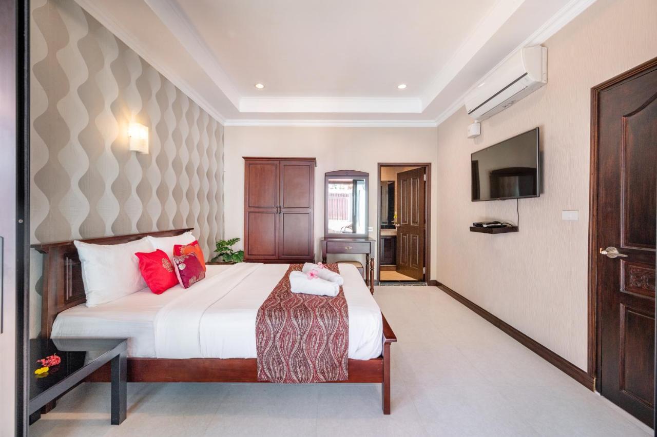 Villa Luxury 3 Bhk 200m From The *