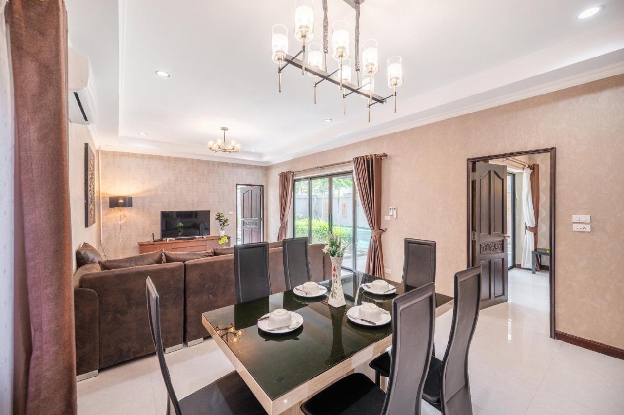 Luxury 3 Bhk 200m From The *