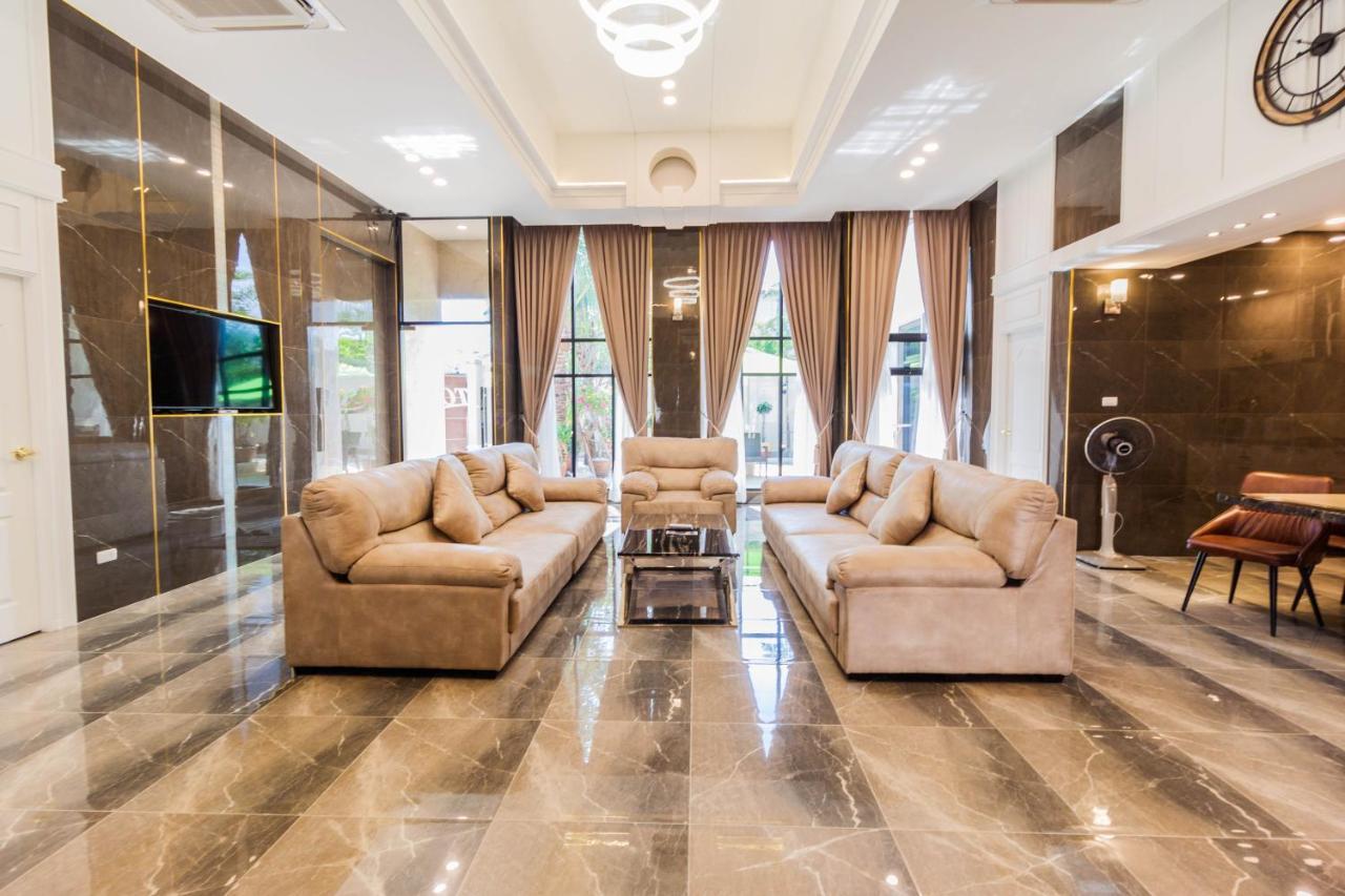 Pool B5 * Pattaya
