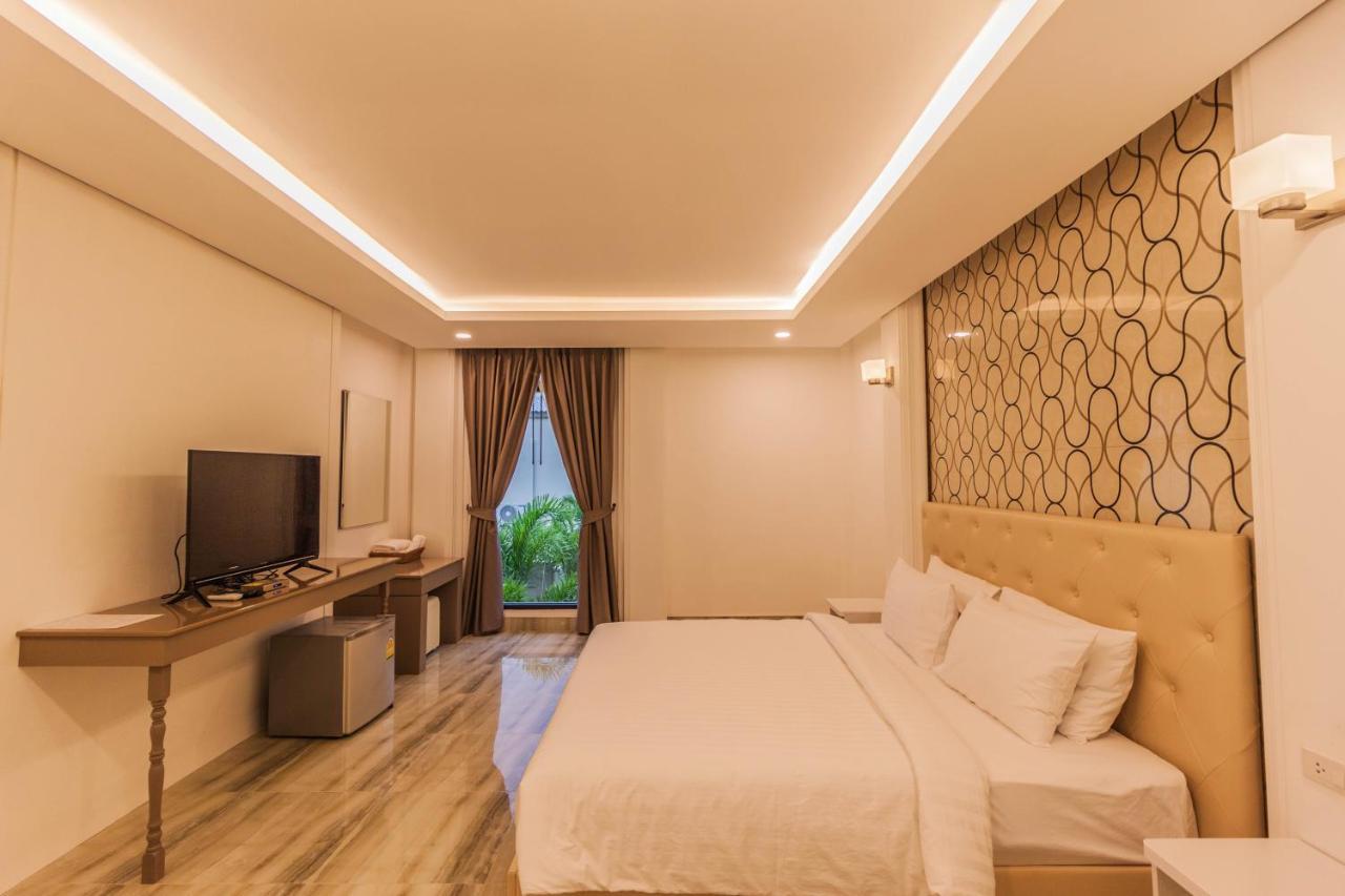 Pool B5 Villa