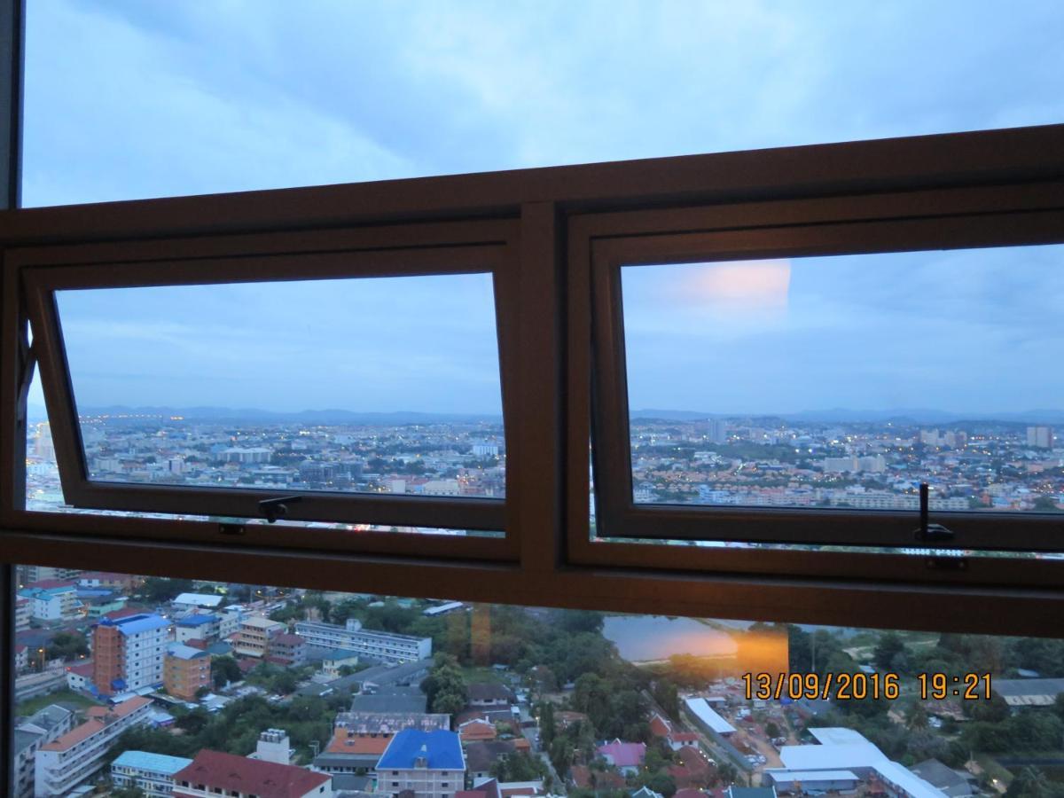 Two Bedrooms 31st Floor 100 Bay Seaview