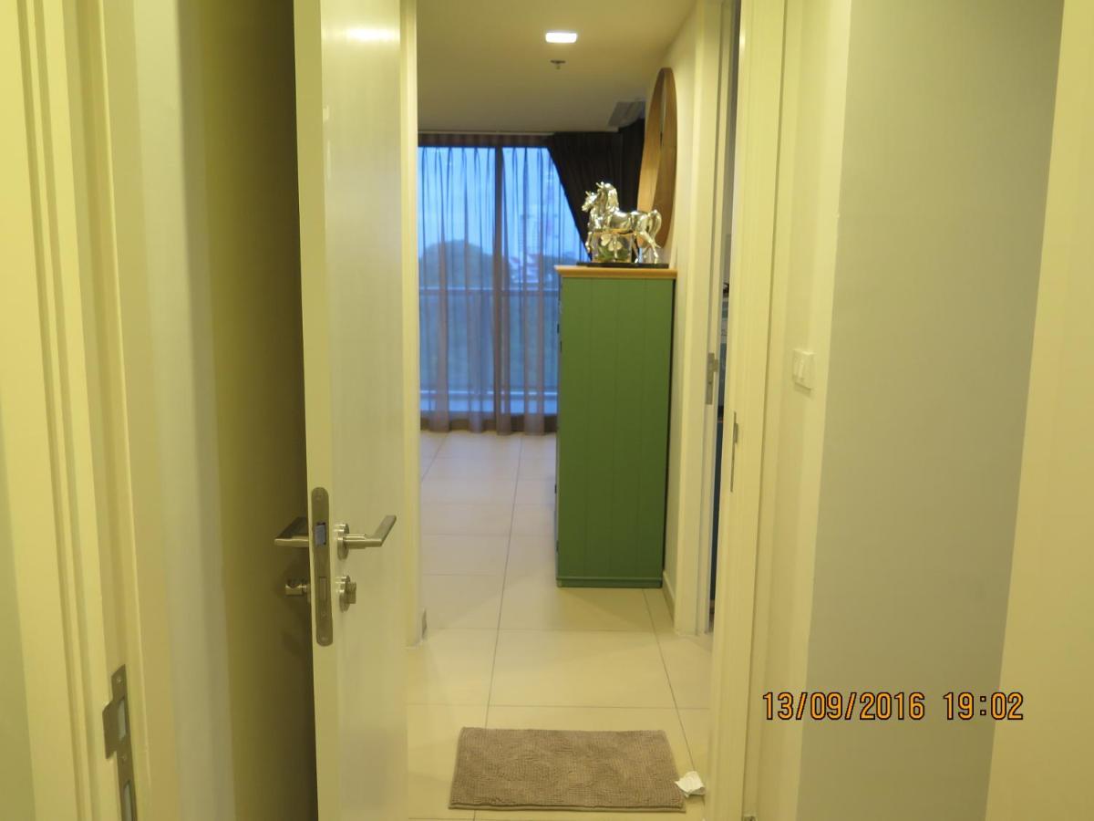 Two Bedrooms 31st Floor 100 Bay Seaview * Pattaya