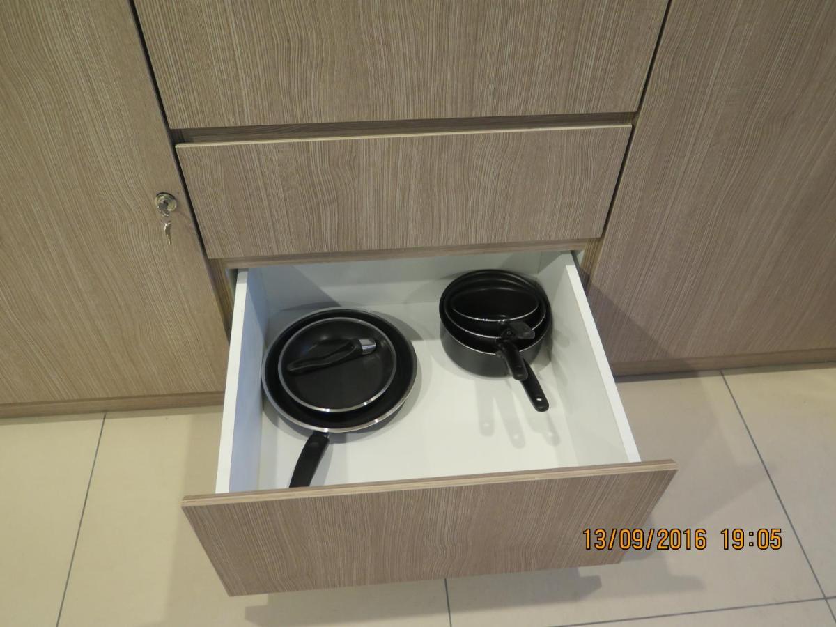 Holiday home Two Bedrooms 31st Floor 100 Bay Seaview *