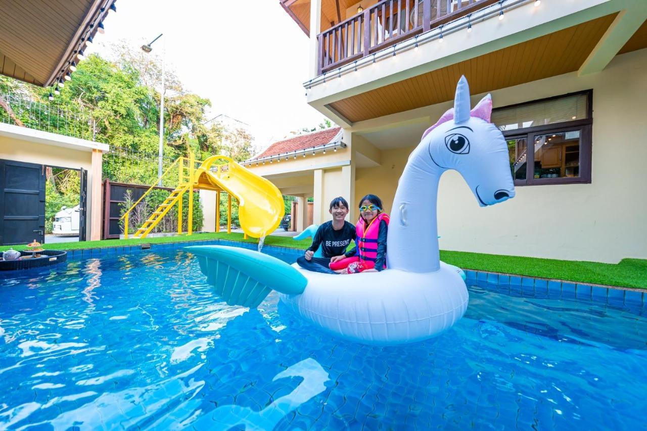 Bali Beach Pool Villa *