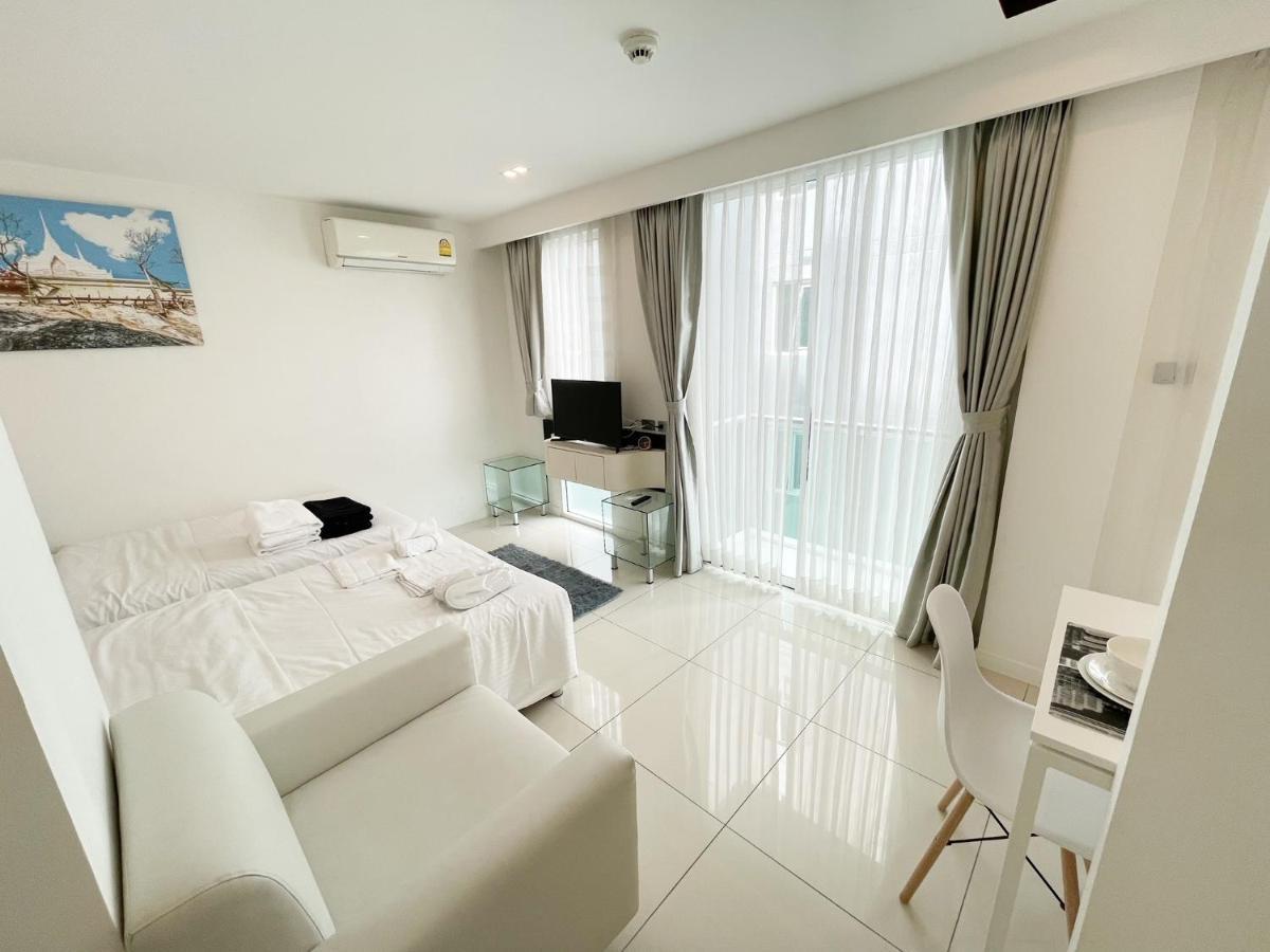 Unique In Center Apartment