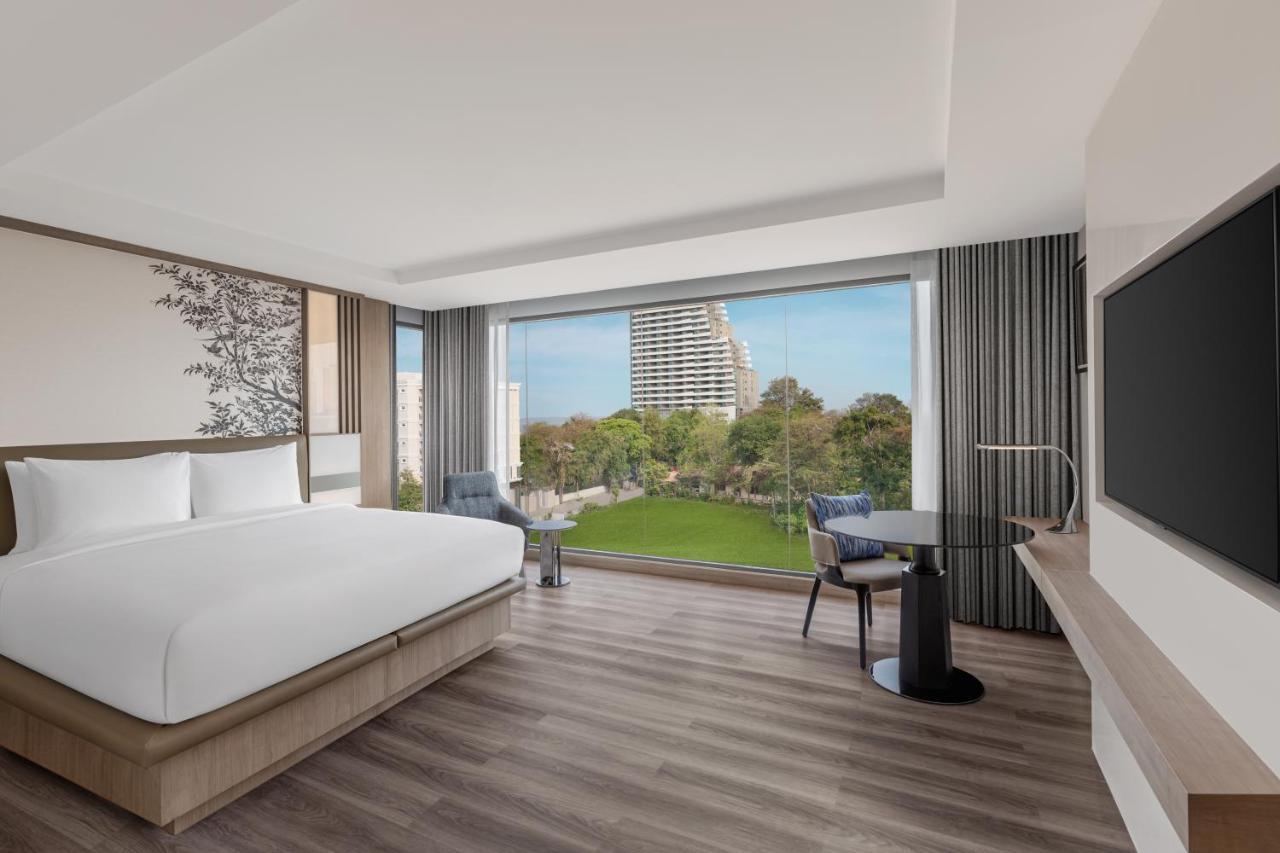 Courtyard By Marriott North Hotel 5*