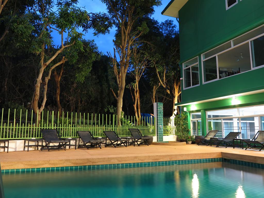 Wiz Hotel 3*