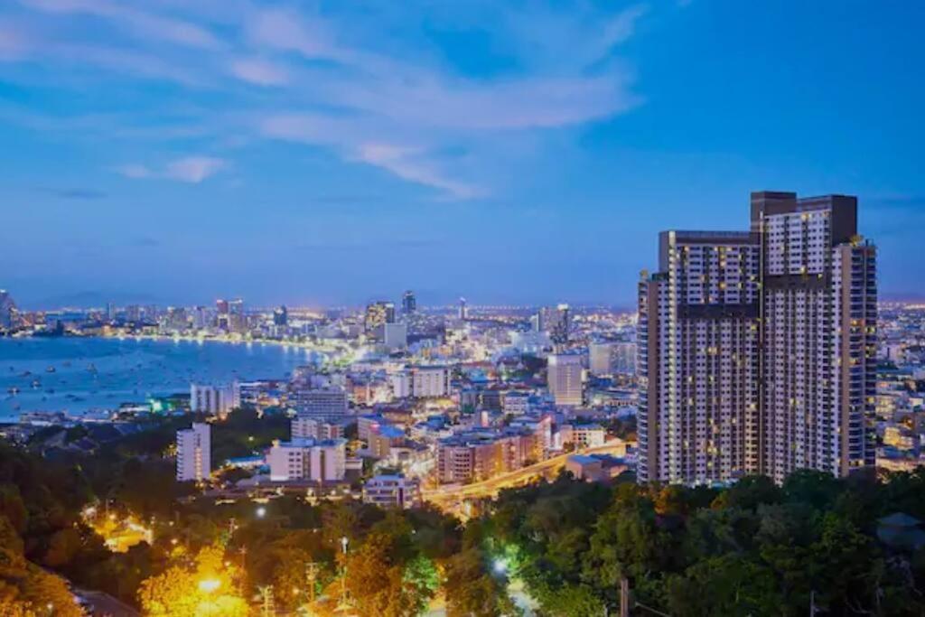 Unixx Near Walking Street Apartment Pattaya
