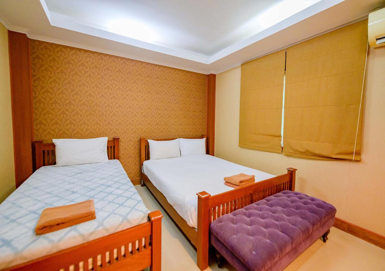 4 Bedroom Town With Private Pool * Pattaya