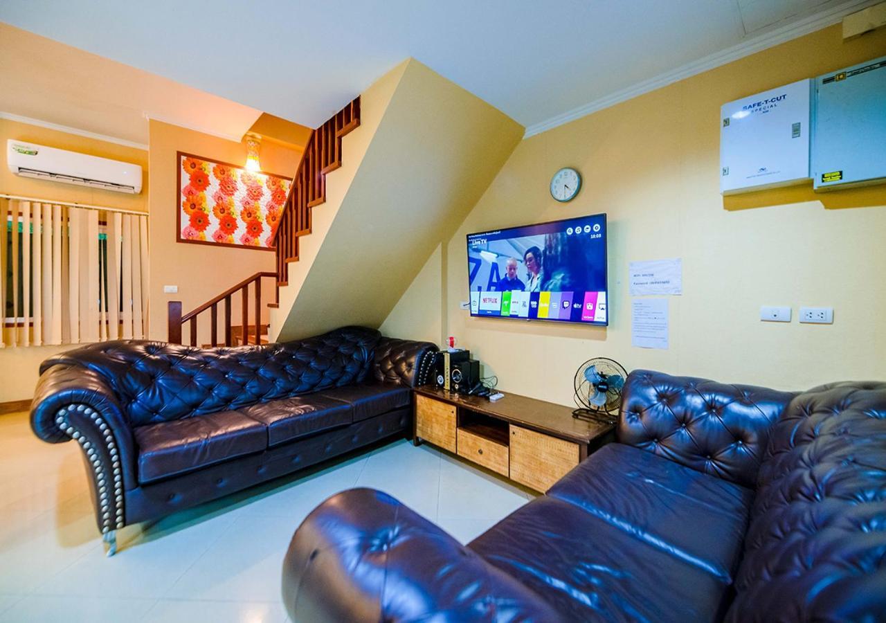 4 Bedroom Town With Private Pool * Pattaya