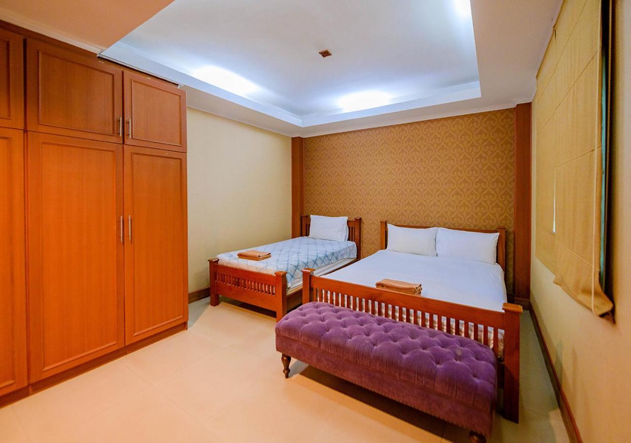 4 Bedroom Town With Private Pool