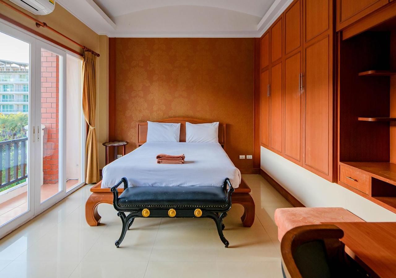 4 Bedroom Town With Private Pool * Pattaya