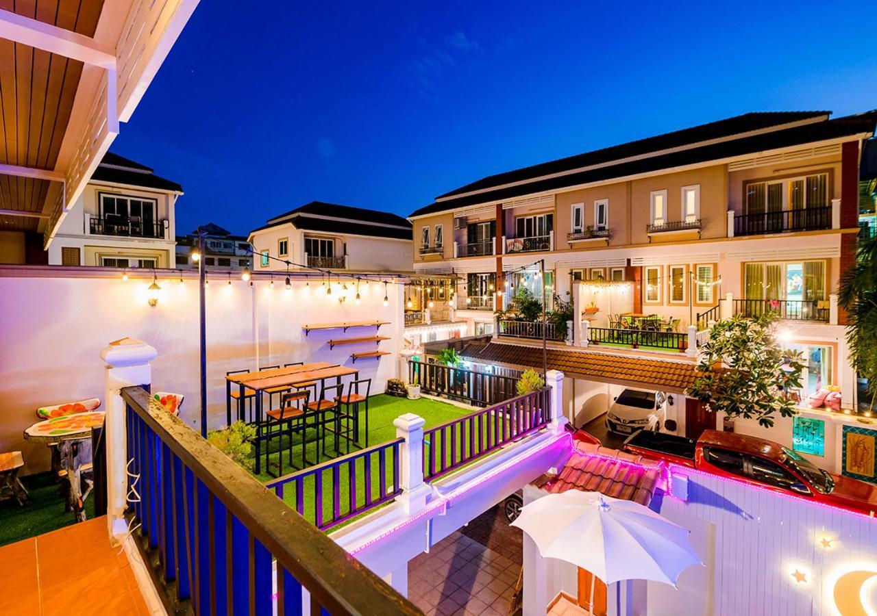 4 Bedroom Town With Private Pool