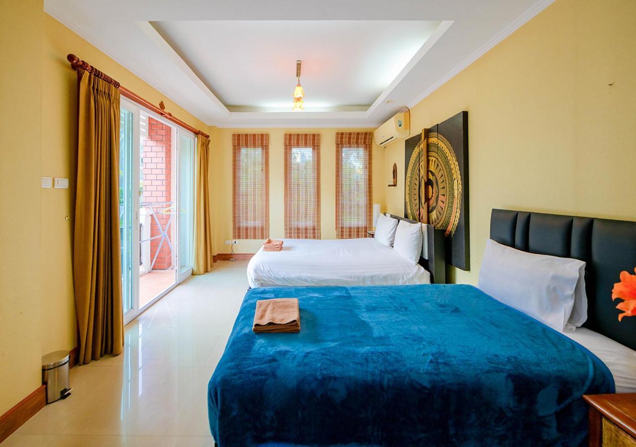 4 Bedroom Town With Private Pool
