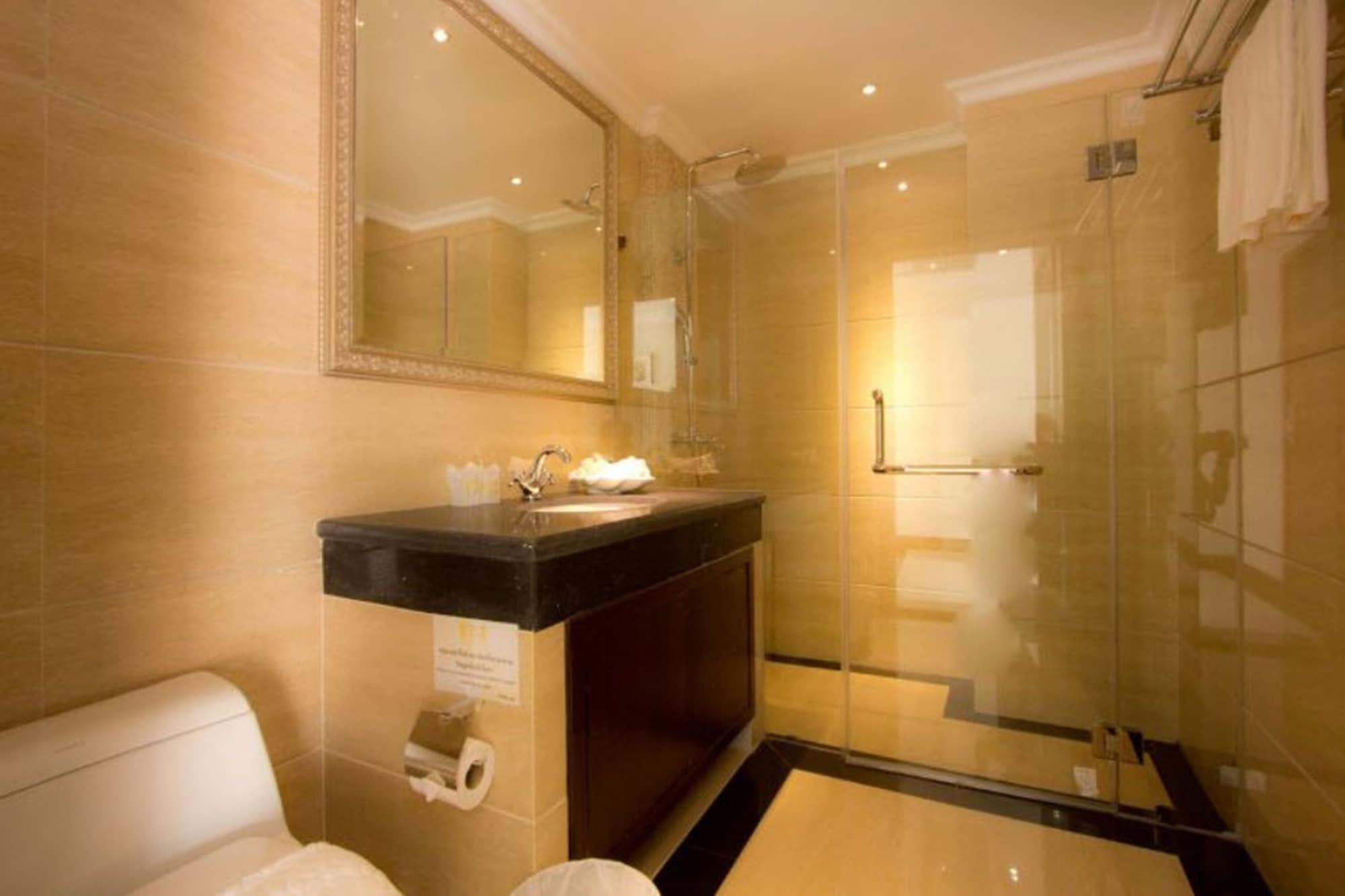 Hotel Lk Royal Wing 3*