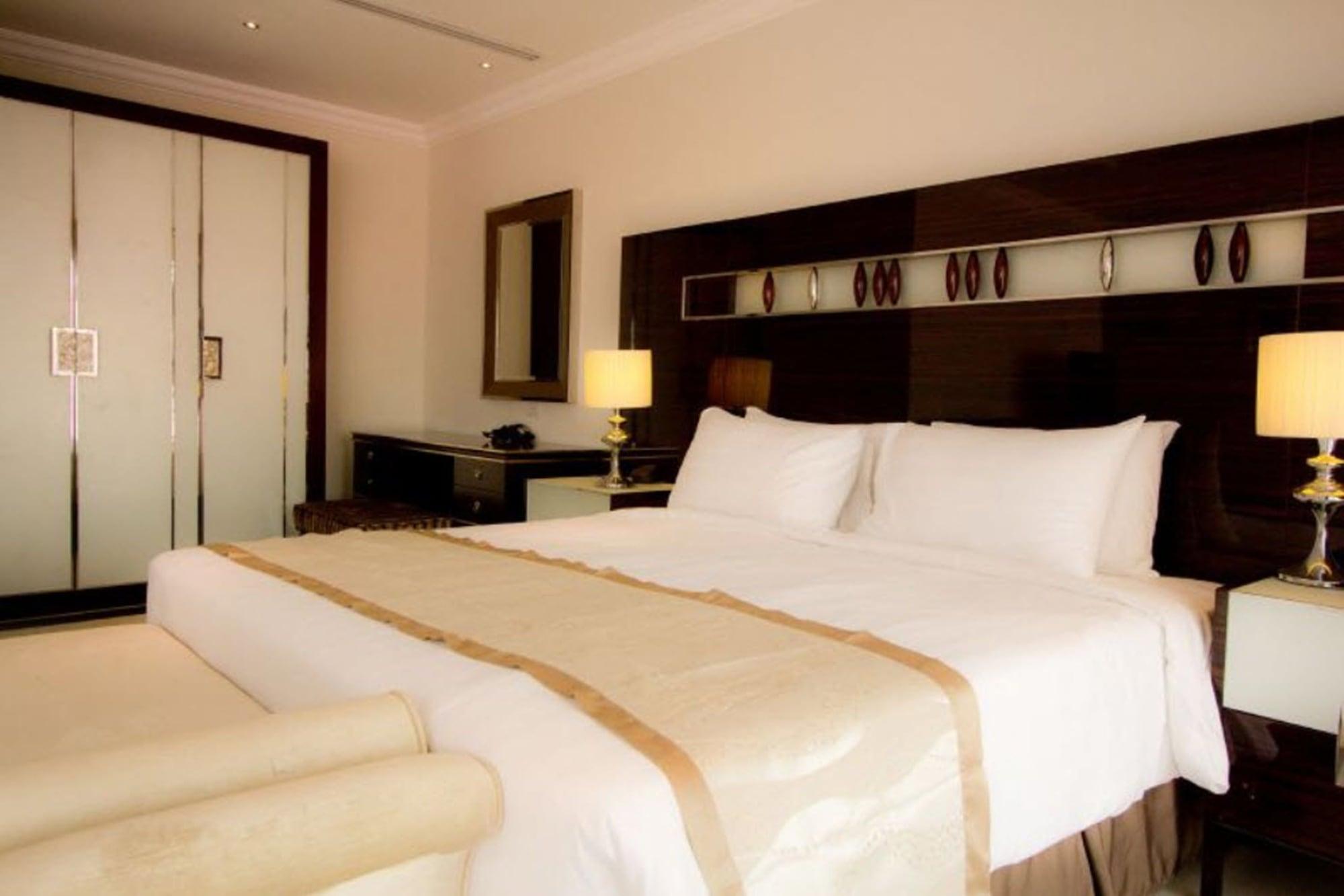 Hotel Lk Royal Wing 3*