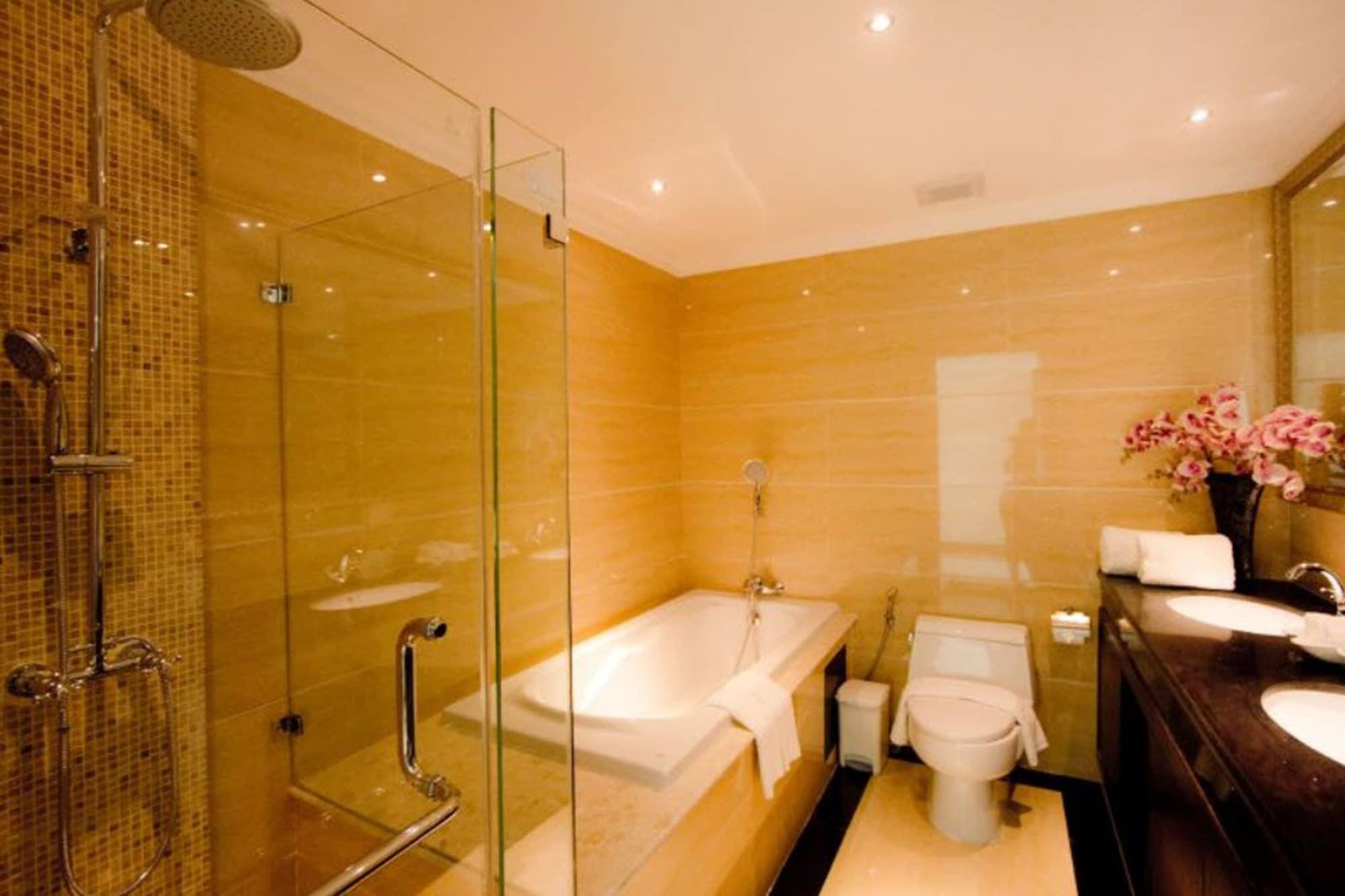 Lk Royal Wing Hotel 3*