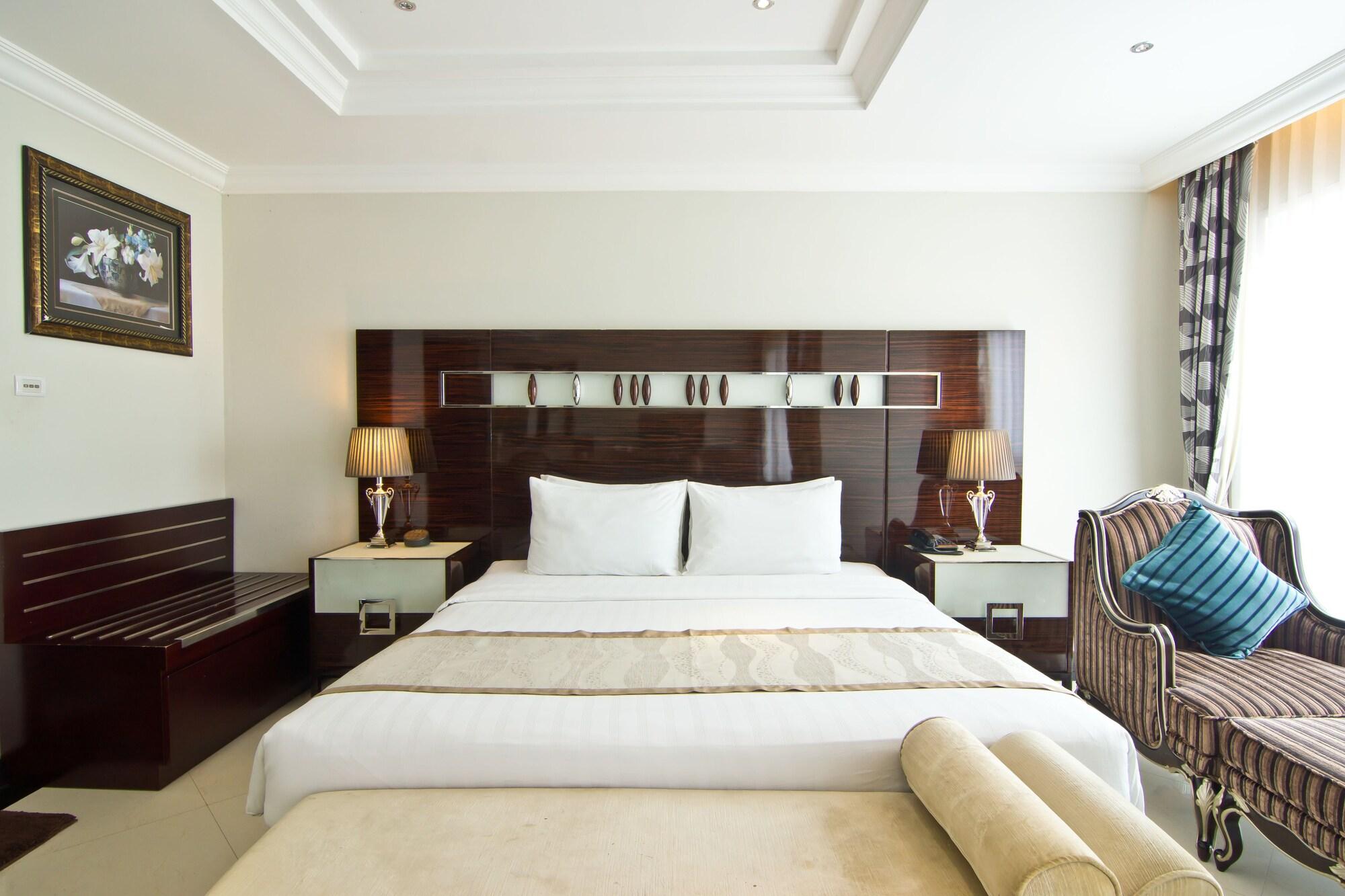 Lk Royal Wing Hotel 3*