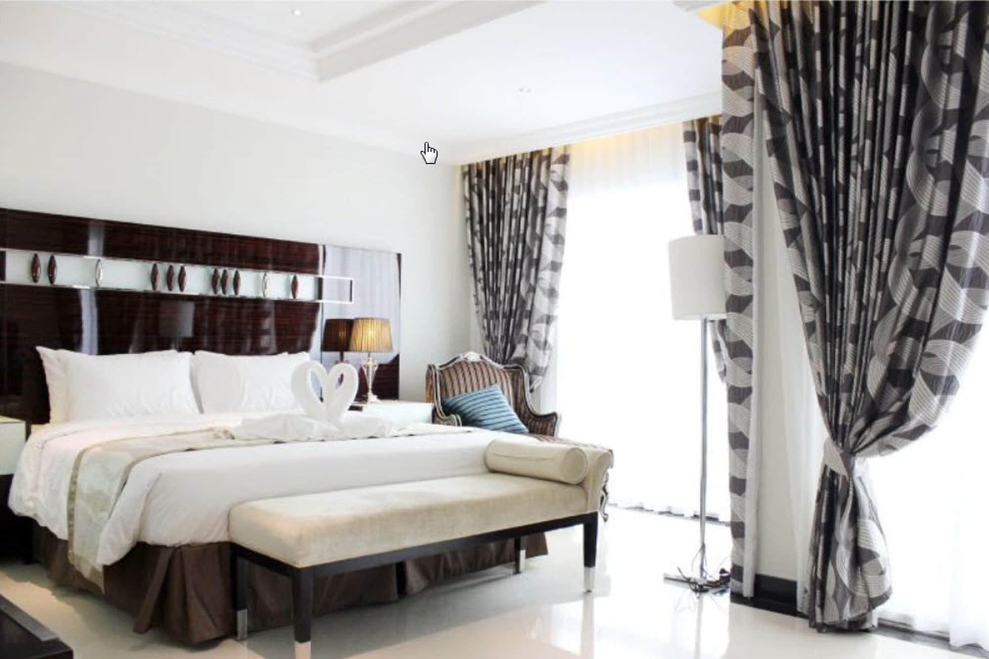 Hotel Lk Royal Wing 3*