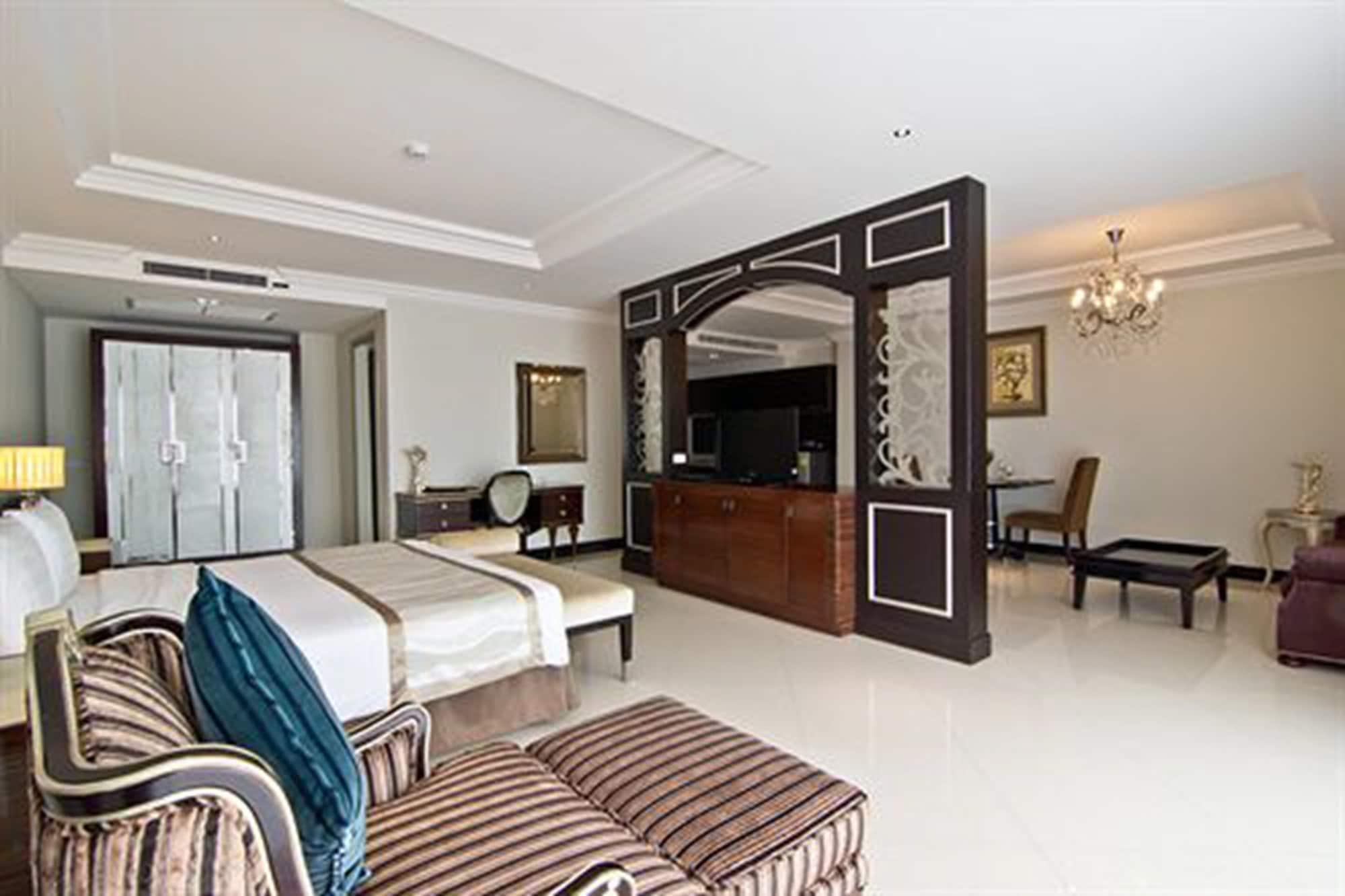 Lk Royal Wing Hotel