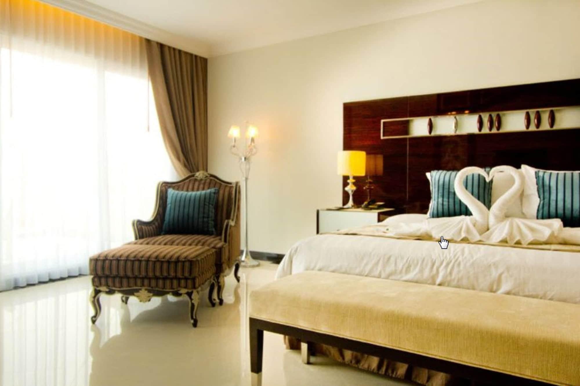 Hotel Lk Royal Wing 3*