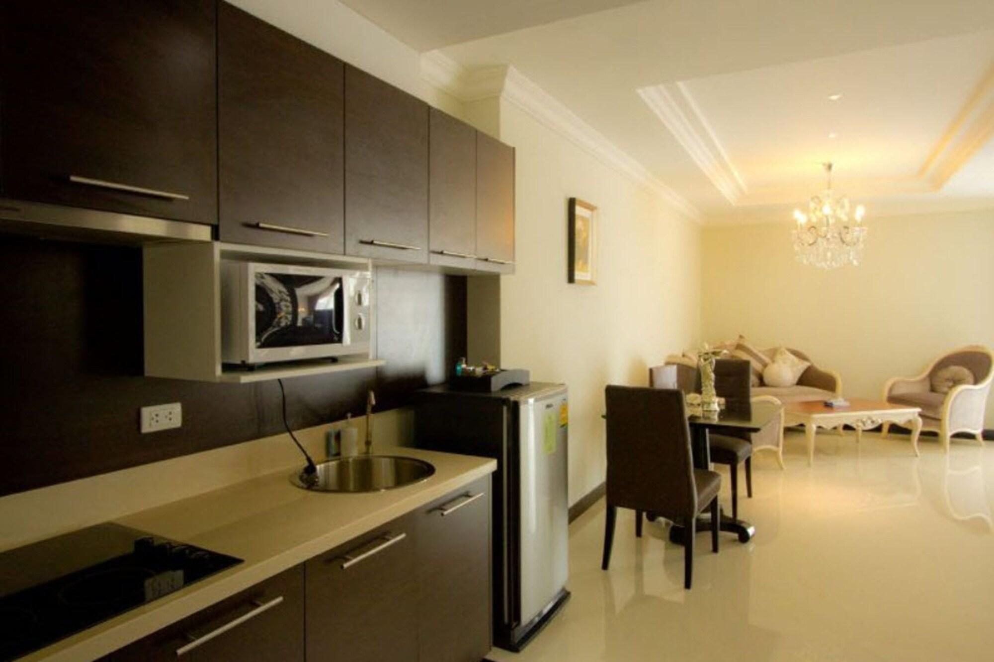 Lk Royal Wing Hotel 3*