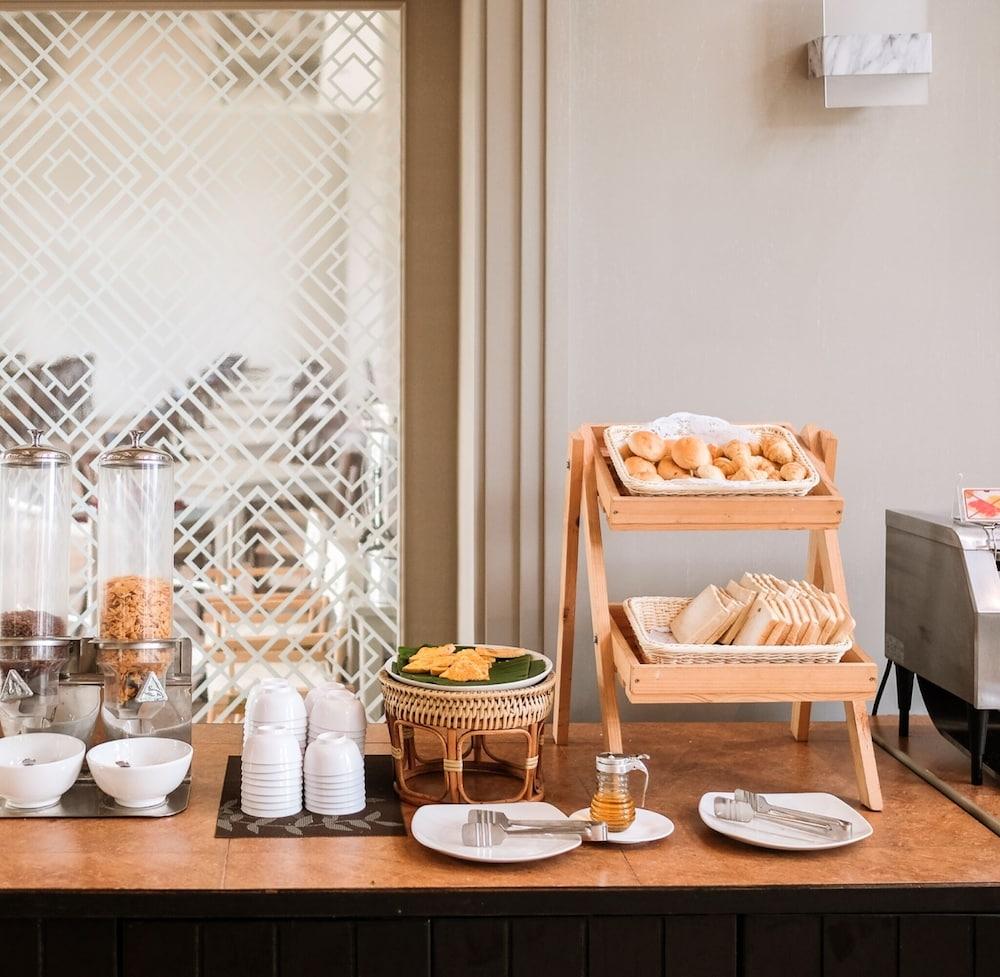 Mike Garden - Sha Extar Pattaya